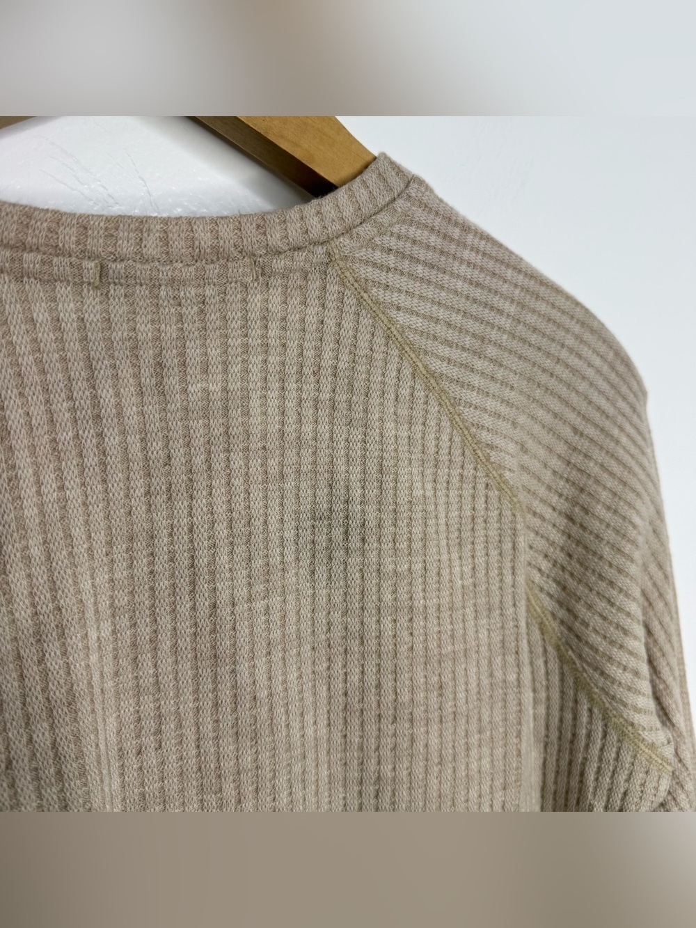 SMARTWOOL Women’s Tan Thermal Merino Rib Crew Top - Picture 6 of 6